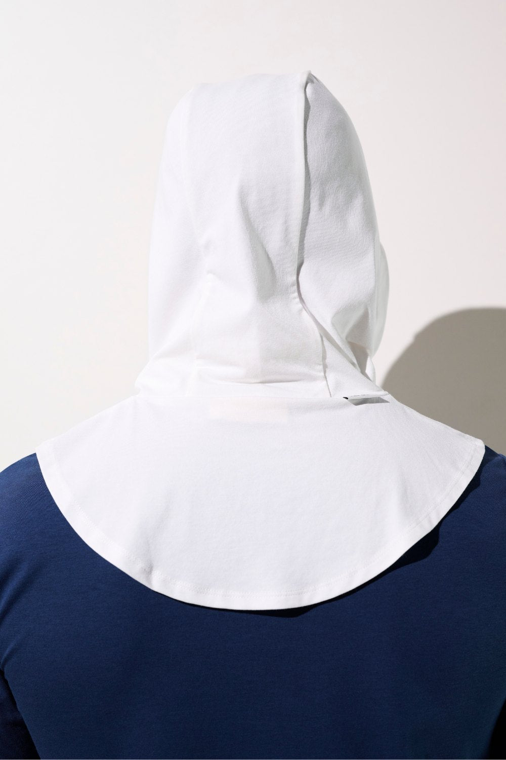 Capuche anti-UV - Mojave blanche, protection solaire UPF 50+, idéale pour activités en plein air.