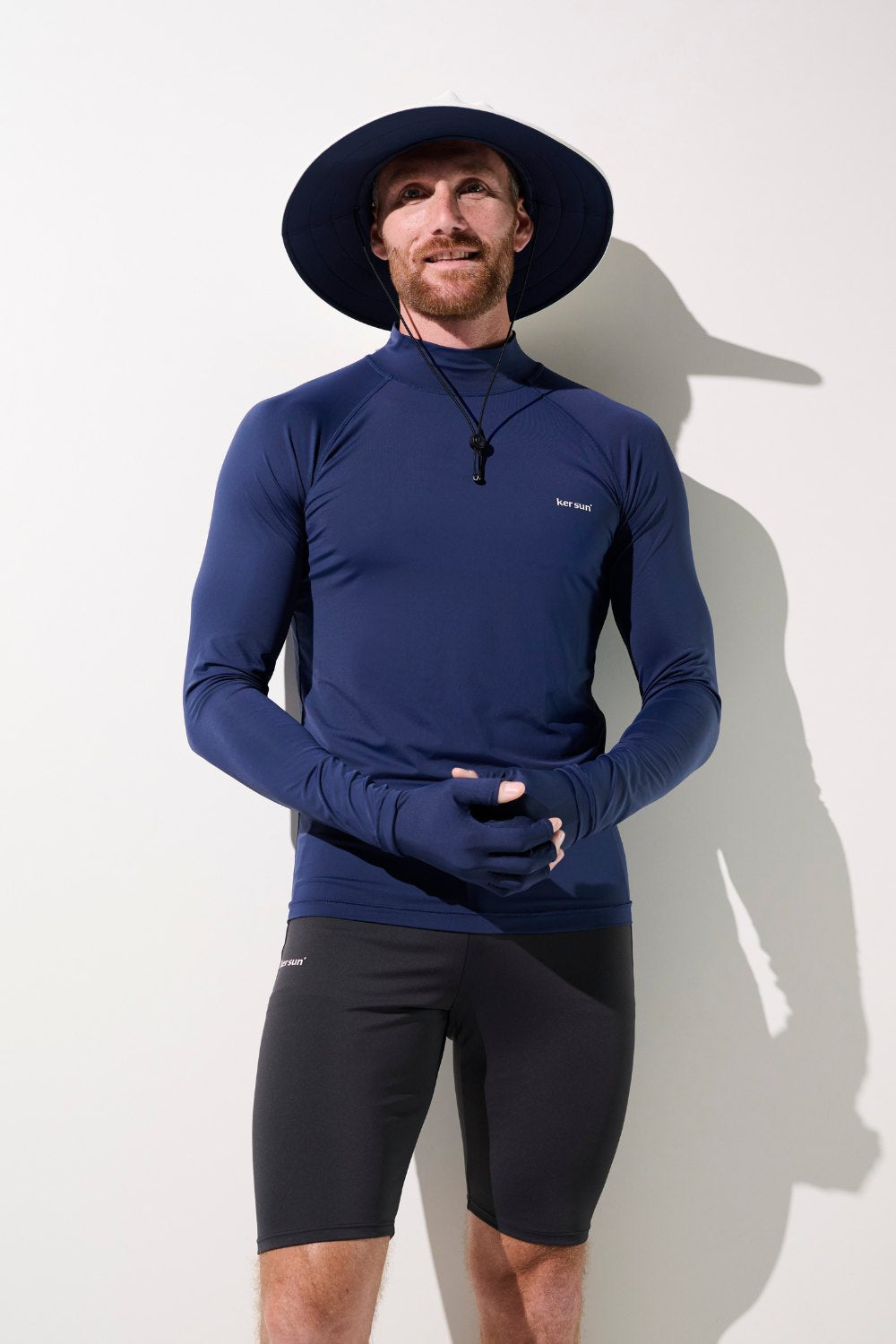 T-shirt de bain anti-UV - Malibu, homme en bleu UPF 50+, idéal pour la natation et les activités en plein air.