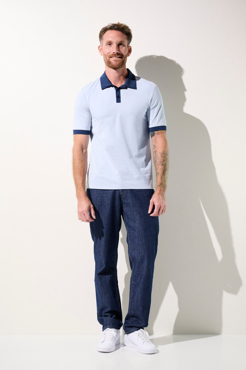 Polo anti-UV Saint-Malo bleu clair avec col, pour homme, léger et élégant, offrant une protection solaire UPF 50+.