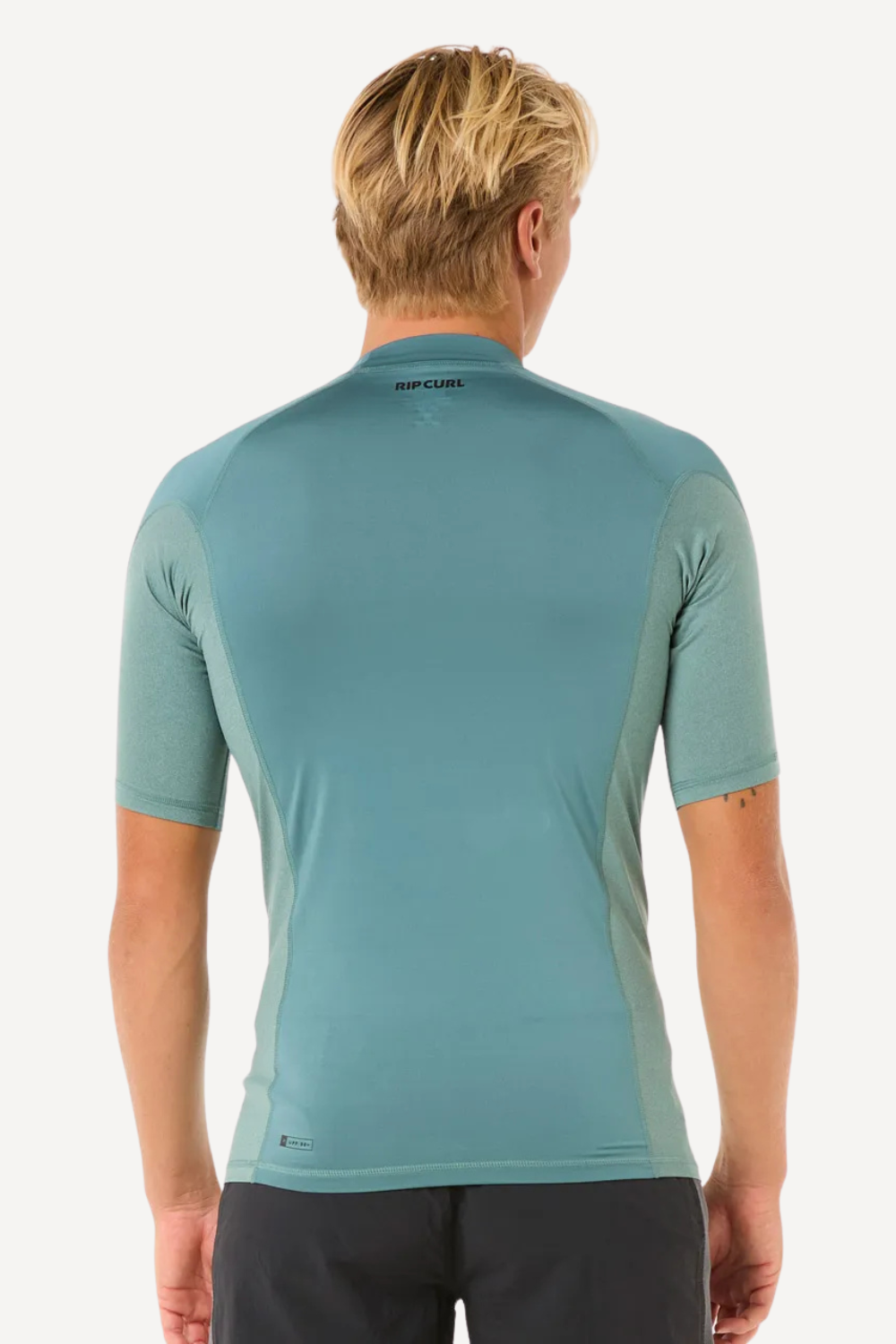 T-shirt de bain anti-UV bleu pour homme, UPF 50+, tissu léger et résistant, idéal pour sports aquatiques.