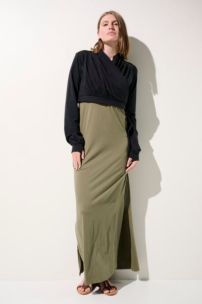 Robe longue anti-UV La Rochelle en noir et olive pour femme, élégante et légère, idéale pour le soleil.