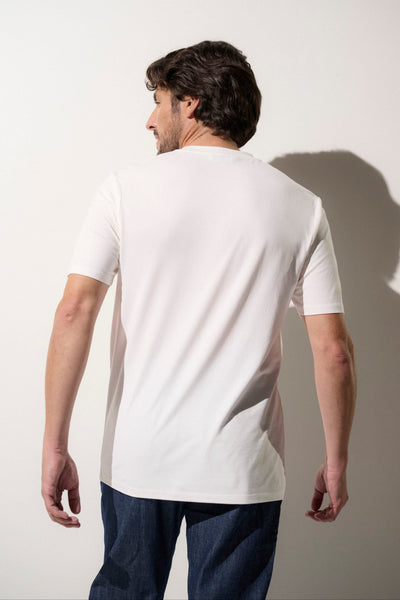 T-shirt anti-UV blanc pour homme, léger et respirant, offrant une protection solaire UPF50+.
