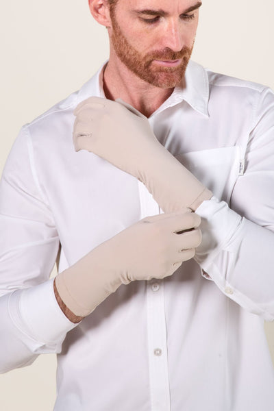 Gants anti-UV beige pour homme, offrant une protection UPF50+ et confort pour activités en extérieur.