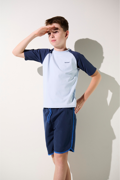 T-shirt de bain anti-UV - Fidji pour garçon, léger, UPF 50+, idéal pour activités aquatiques en pleine soleil.