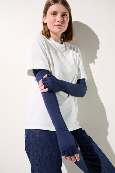 Mitaines à manches anti-UV - Mojave en bleu marine pour femme, légères et respirantes, offrant protection solaire UPF 50+.