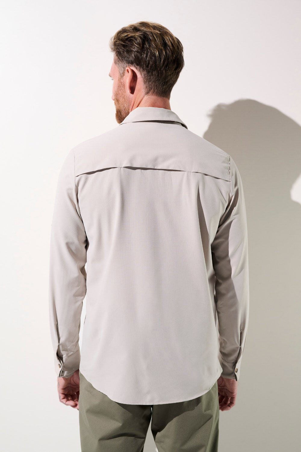 Chemise anti-UV Sequoia pour homme, légère et respirante, offrant une protection solaire UPF 50+.