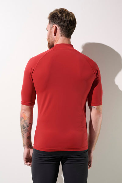T-shirt de bain anti-UV - Malibu rouge pour homme, léger, UPF 50+, idéal pour les activités aquatiques.
