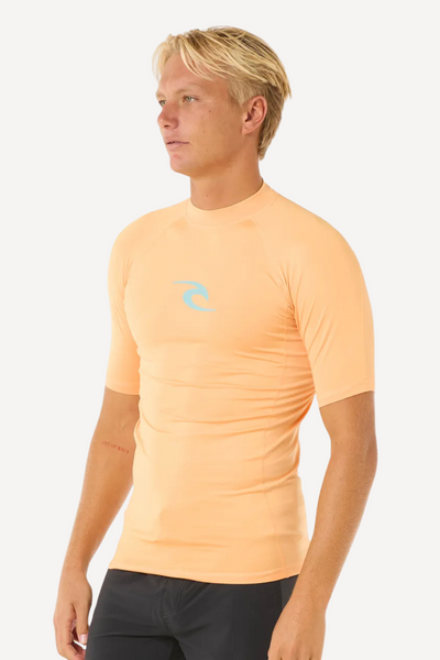 Lycra anti-UV orange pour homme, UPF 50+, idéal pour activités aquatiques et protection solaire.