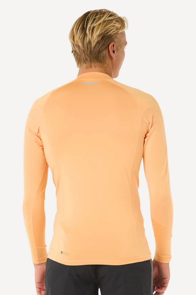 T-shirt de bain anti-UV à manches longues pour homme, couleur pêche, certifié UPF 50+ pour une protection solaire.