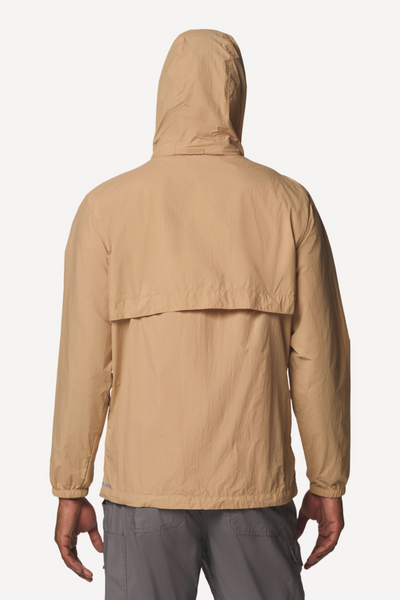 Veste anti-UV beige pour homme, légère et coupe-vent, offrant protection solaire UPF 50+.