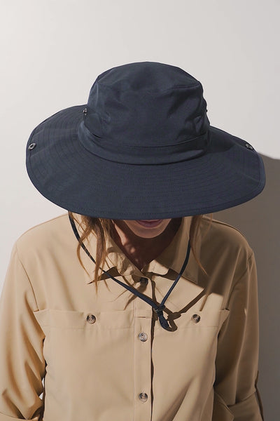 Chapeau anti-UV - Sequoia bleu marine pour femme, léger et confortable, offrant une protection solaire UPF 50+.