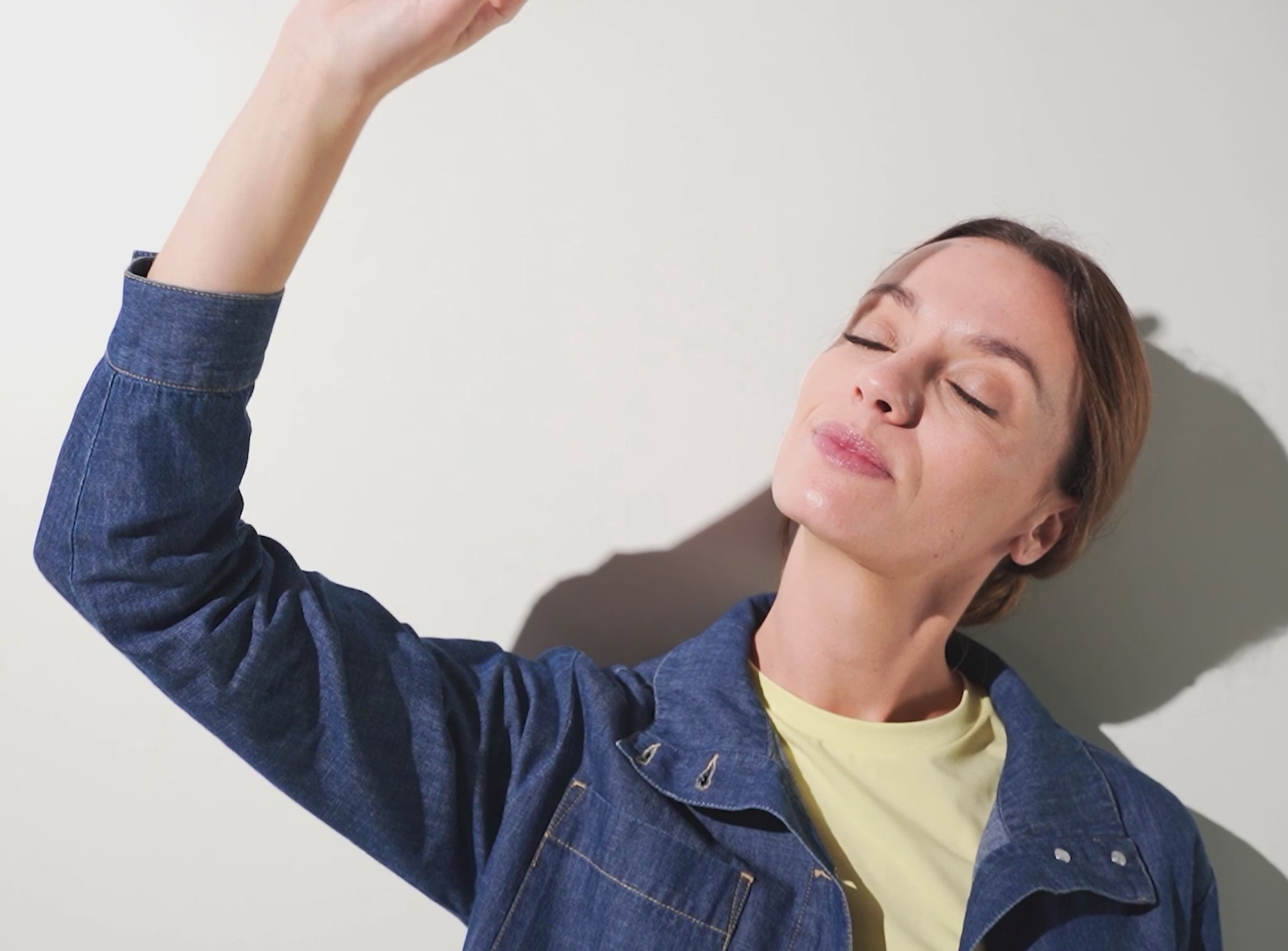 Load video: Vêtements anti-UV femme certifiés UPF 50+ pour une excellente protection solaire